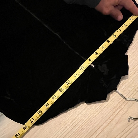 Elegant 60s velvet mini dress from London - Picture 13 of 14